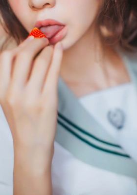 老汉调教丫头h肉